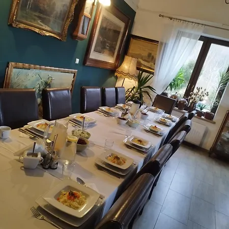 Pod Dobrym Humorem Couette-café 3*